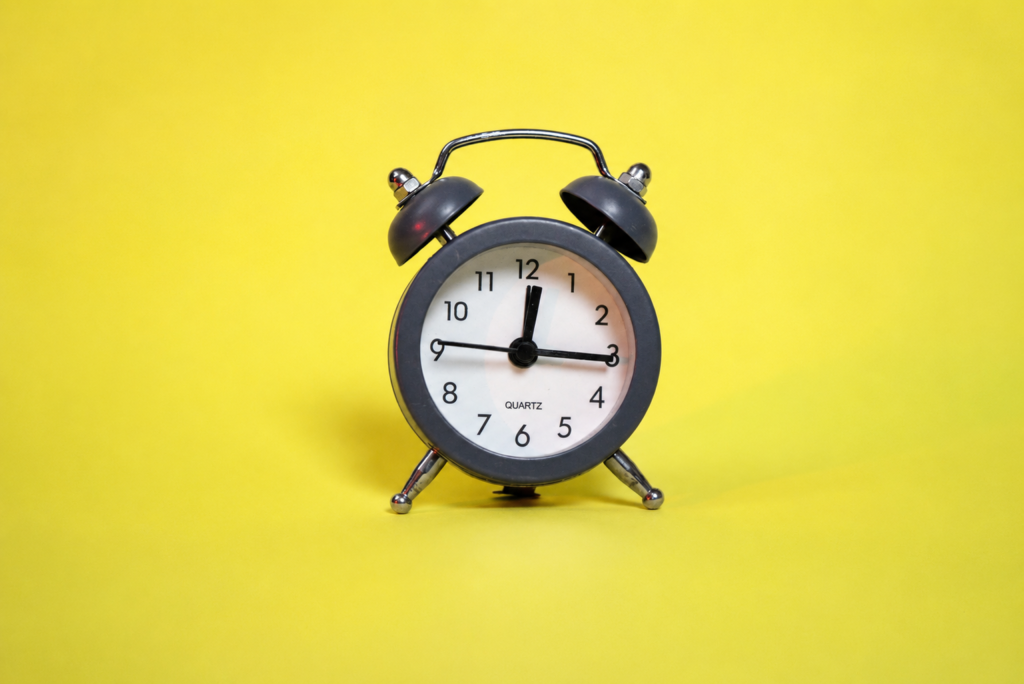 Aurmio Minior Clock